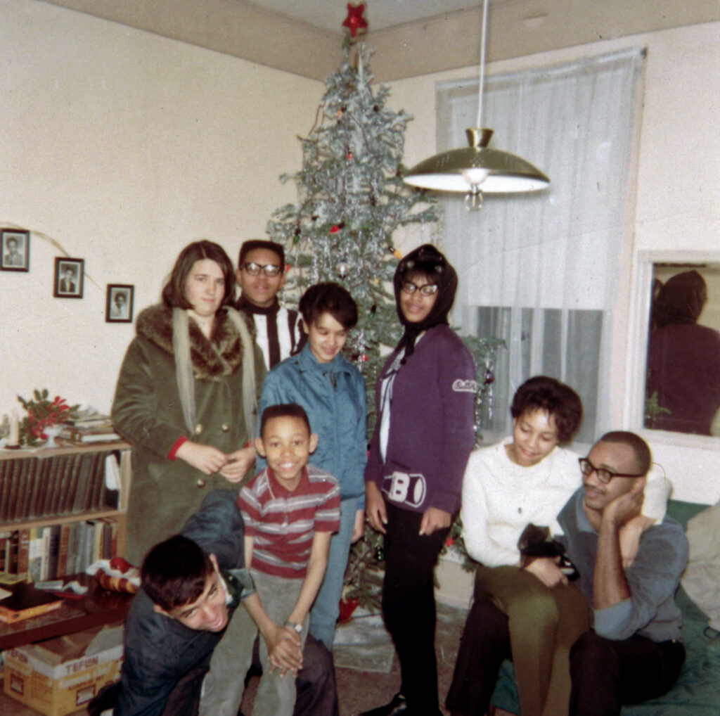 Mom, Dad, Uncle Jerry, cousin Fran and others